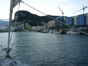 In Gibraltar wird noch kurz aufgetankt.